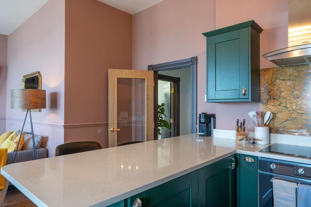 Stylish Beachfront Apartment, Sweeping Ocean Views And Luxury Touches Herne Bay Eksteriør bilde