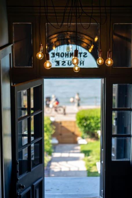 Stylish Beachfront Apartment, Sweeping Ocean Views And Luxury Touches Herne Bay Eksteriør bilde
