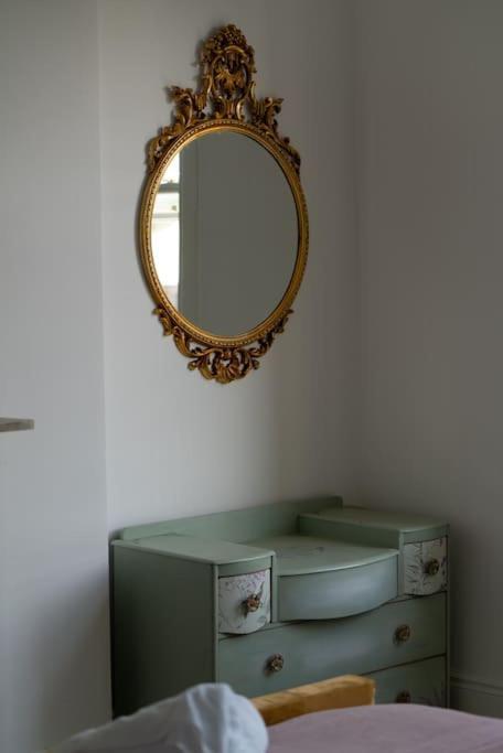 Stylish Beachfront Apartment, Sweeping Ocean Views And Luxury Touches Herne Bay Eksteriør bilde